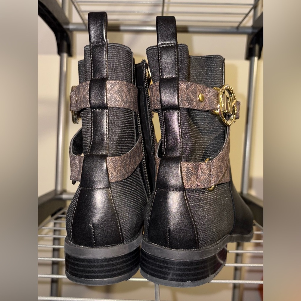 Michael Kors Women’s Black Ankle Boots with Brown Straps & Gold MK Hardware 8.5 - Picture 7 of 13